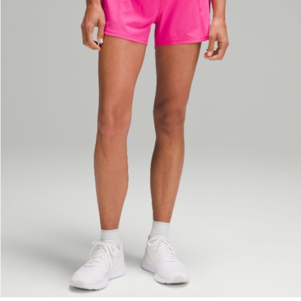 Women's Speed Up Mid-Rise Lined
Short 4" size 8 Lululemon